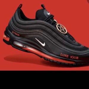 Meet your Posher, Myra